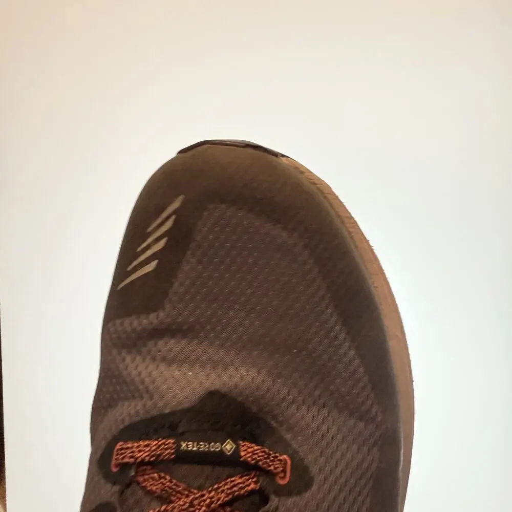 Brooks up sale